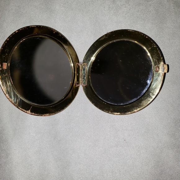 Vintage Double Mirror Compact - Picture 3 of 4